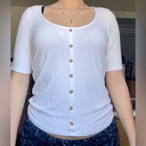 White thin summer top perfect for beachy and tropical environments